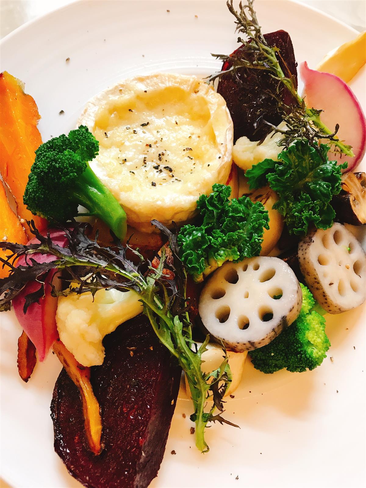 まるごとカマンベールのチーズフォンデュ