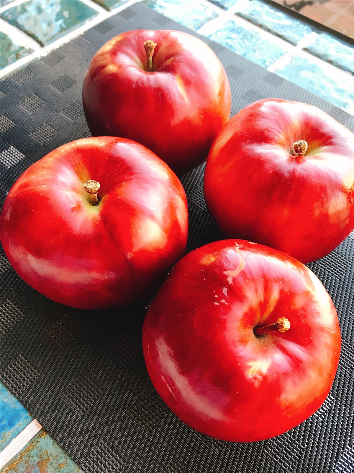 紅の夢(りんご品種)が入りました