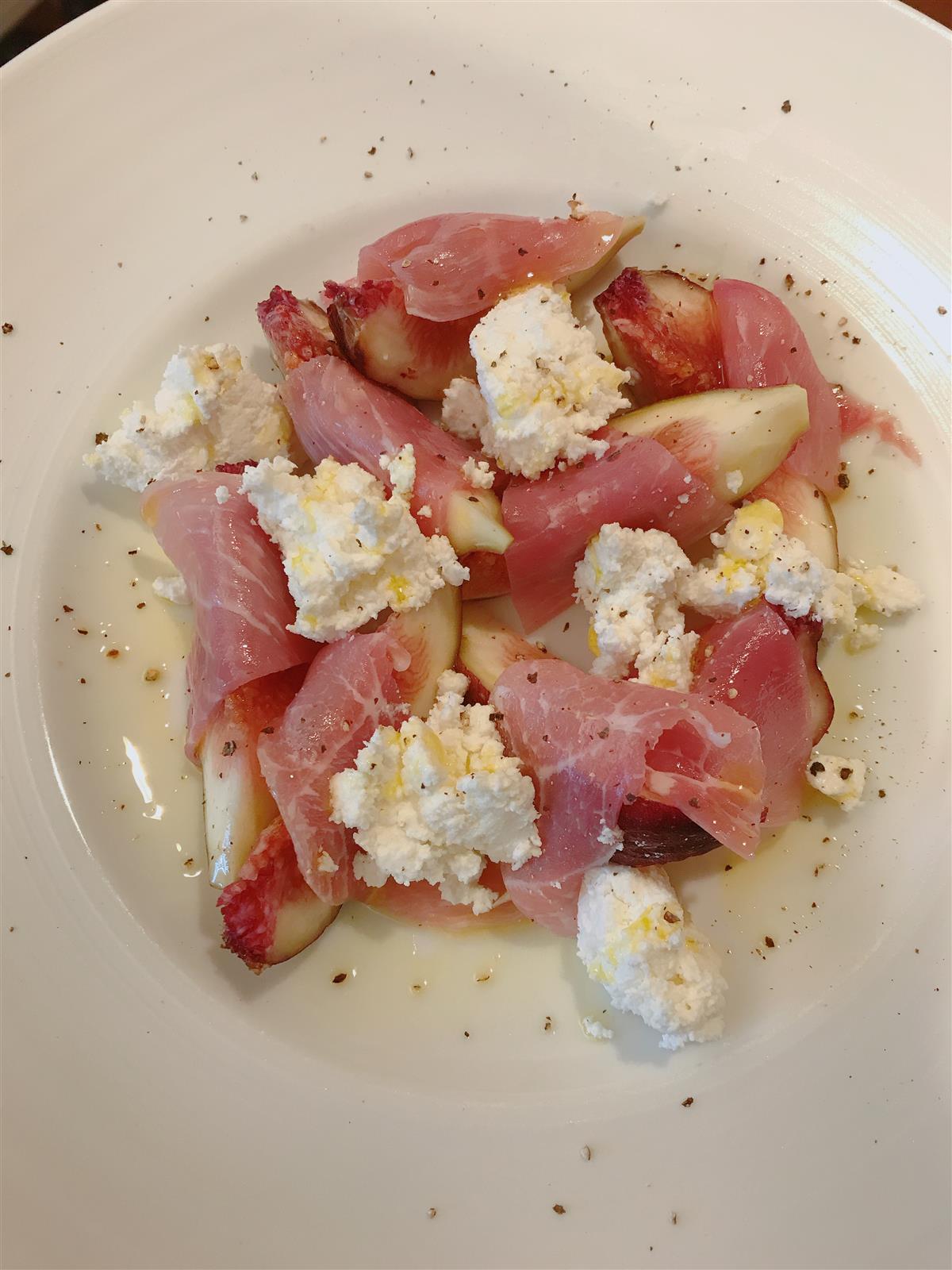 いちじくと生ハムサラダ