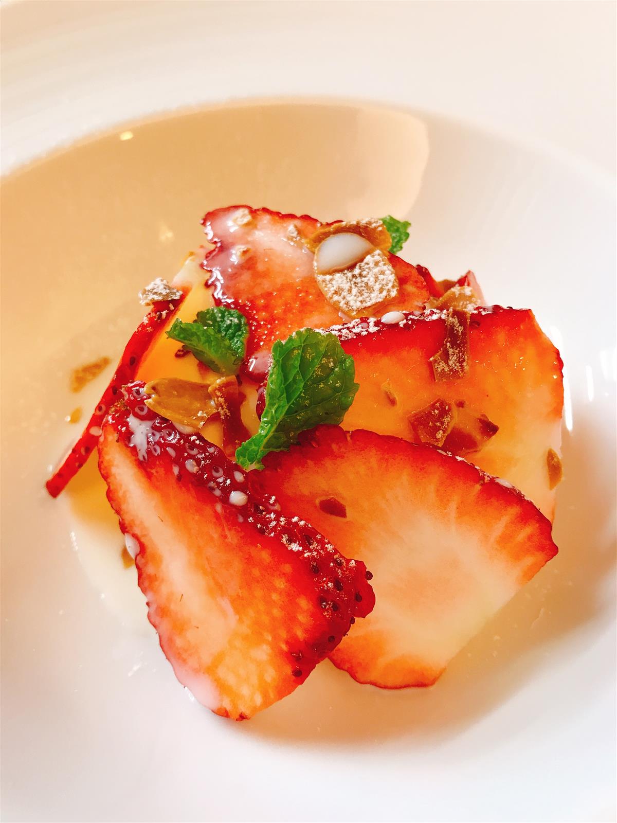 完熟朝摘みイチゴ