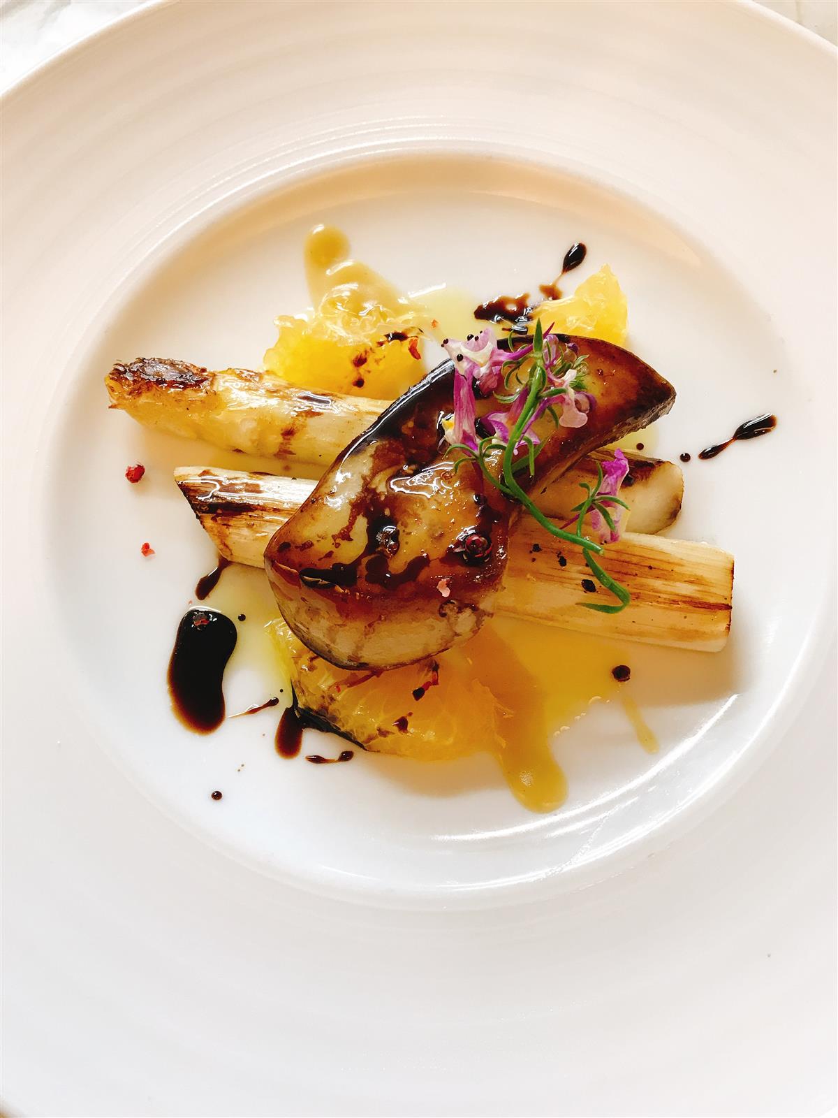 ホワイトアスパラとフォアグラのポワレ