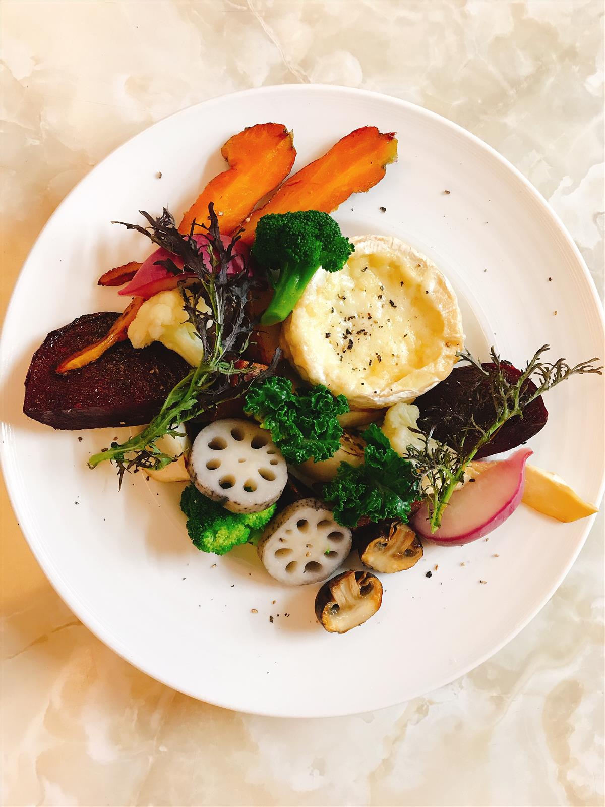 まるごとカマンベールのチーズフォンデュ